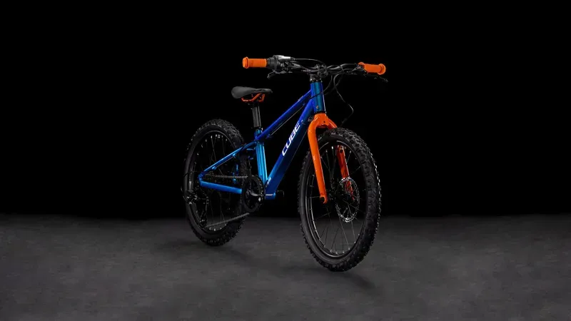 Cube Acid 200 Disc Kids Bike in Actionteam-1
