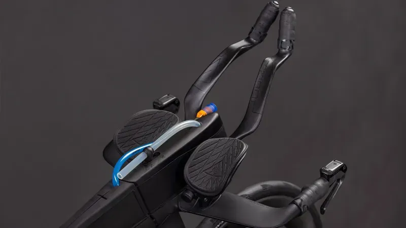 Cube Aerium C:68X SLX Road Bike In Carbon/Black-2