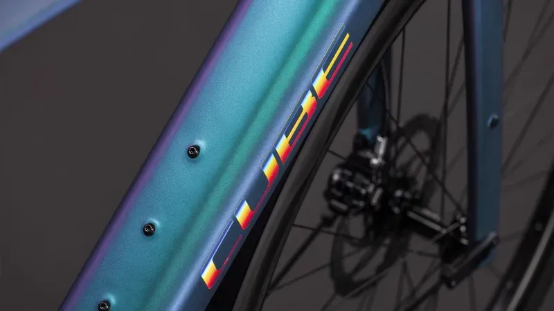 Cube Nulane Hybrid C:62 SLX 400X FE E-Hybrid Bike in Polarlight/Prism-3