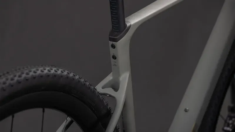 Cube Nuroad C:62 Ex Gravel Bike in Oldgrey/Prism-3