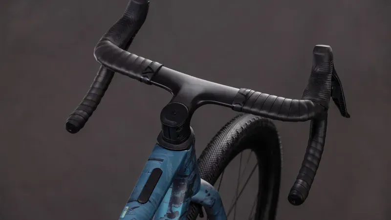 Cube Nuroad C:62 SLT Gravel Bike In Royal Green/Fume-3