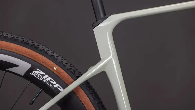 Cube Nuroad C:62 SLX Gravel Bike in Reed Beige/Chrome-5