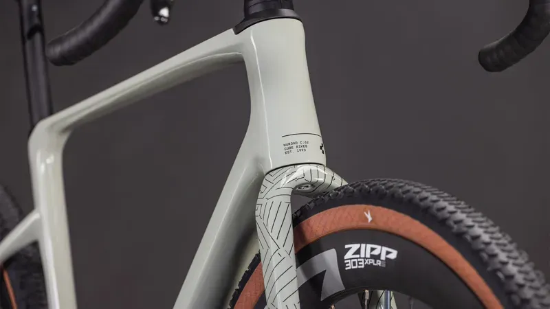 Cube Nuroad C:62 SLX Gravel Bike in Reed Beige/Chrome-7