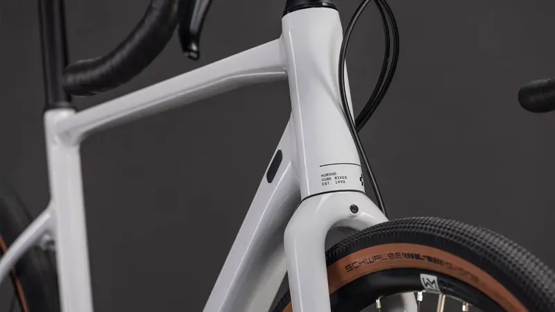 Cube Nuroad EX Gravel Bike in Cotton/Grey-6