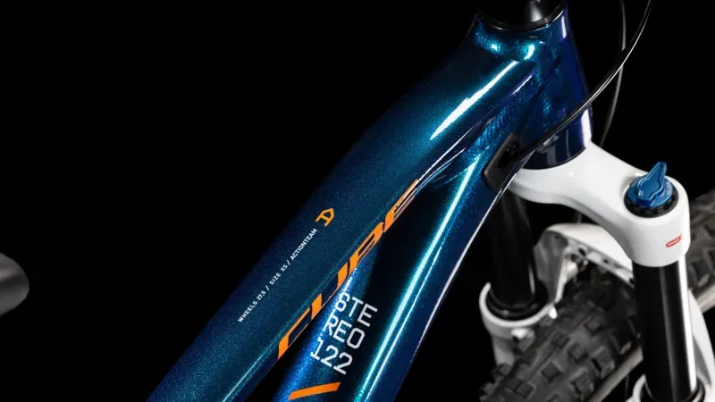 Cube Stereo One22 Rookie Kids Bike In Actionteam-2