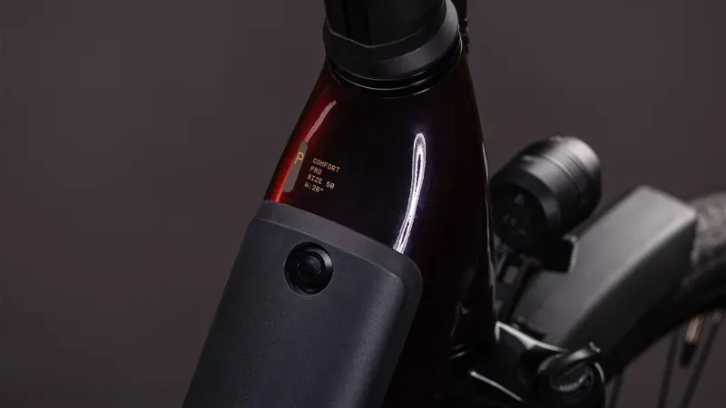 Cube Supreme Hybrid Comfort Pro 600 eHybrid Bike in Solar Eclipse/Gold-2