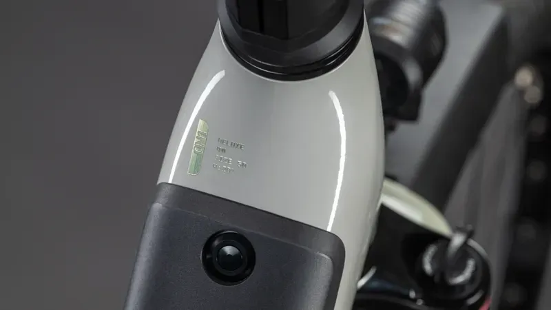 Cube Supreme Hybrid Deluxe One 600 eHybrid Bike in Ash Green-2