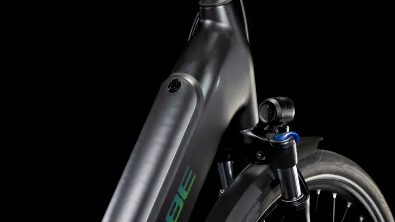 Cube Supreme Hybrid Pro 625 City E-Bike In Black/Spectral-2