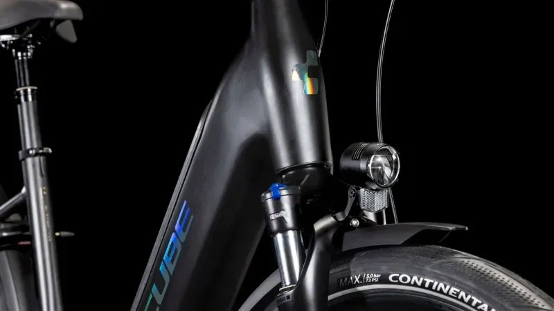 Cube Supreme Hybrid Pro 625 City E-Bike In Black/Spectral-5