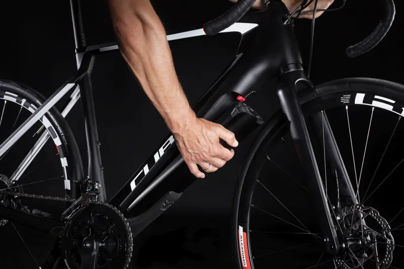 Cube Agree Hybrid C:62 Disc Carbon Pedal Assist 2019 Black/White-1