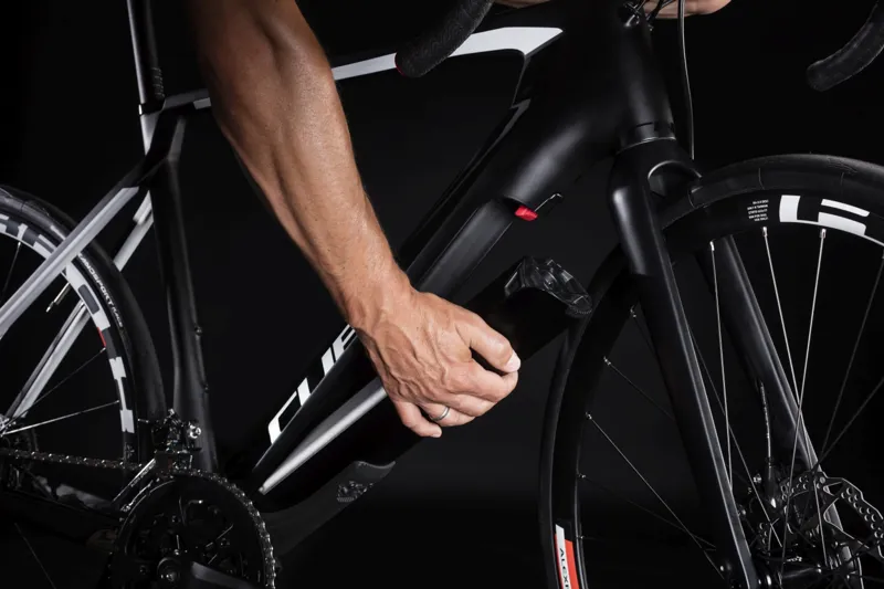 Cube Agree Hybrid C:62 Disc Carbon Pedal Assist 2019 Black/White-2