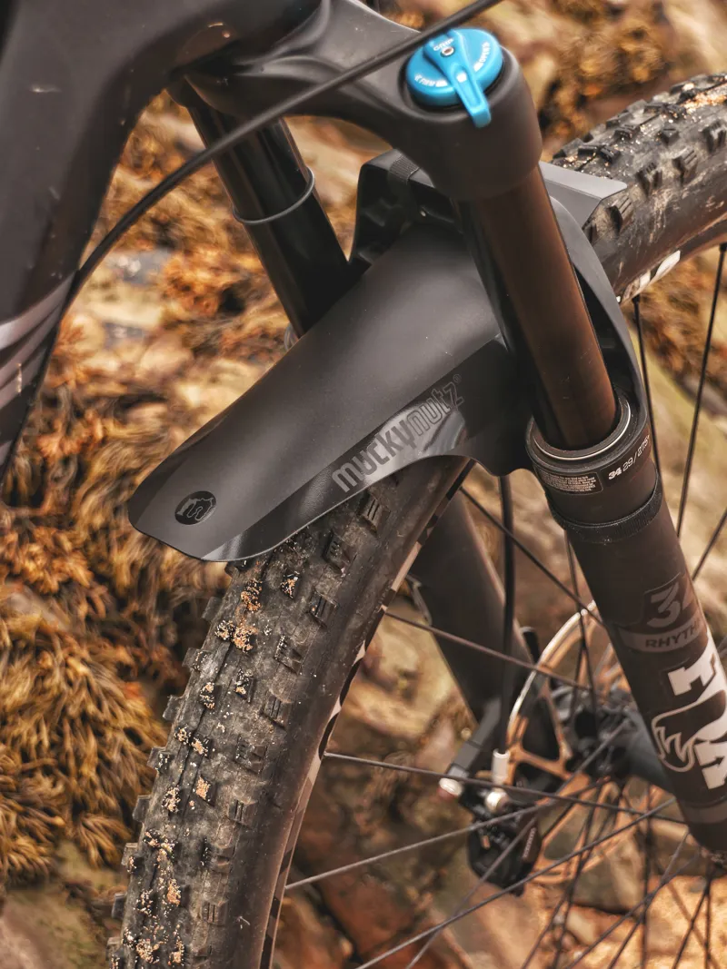 MUCKYNUTZ FACE FENDER - BLACK-1