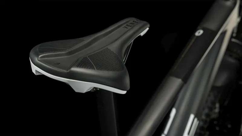 Cube Reaction C:62 One Hardtail MTB In Carbon and White-4