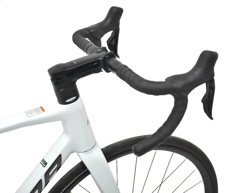 Merida Scultura 6000 Di2 Carbon Road Bike in White and Grey-3