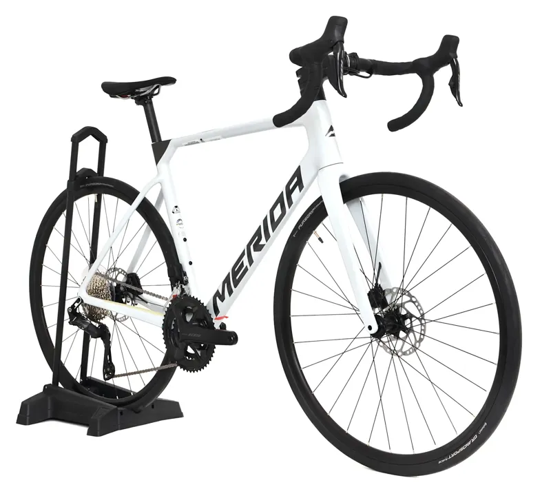 Merida Scultura 6000 Di2 Carbon Road Bike in White and Grey-1