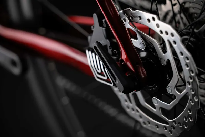 Merida Silex 4000 Carbon Road and Gravel Bike in Red and Black-5