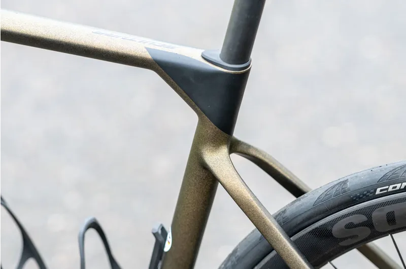 2024 Merida Scultura 9000 Carbon Performance Road Bike Gold -11