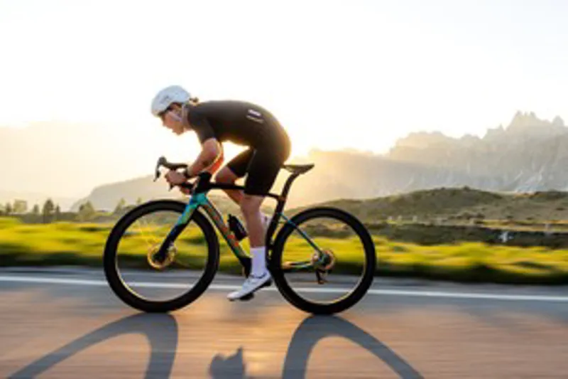 2027 Pinarello Dogma X SRAM Red AXS Road Bike Etna Lucente-8