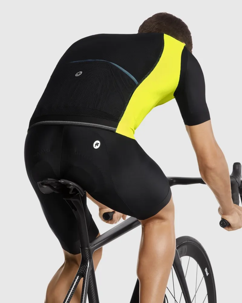 Assos Mille GTS Spring Fall Vest C2 Fluo Yellow-6