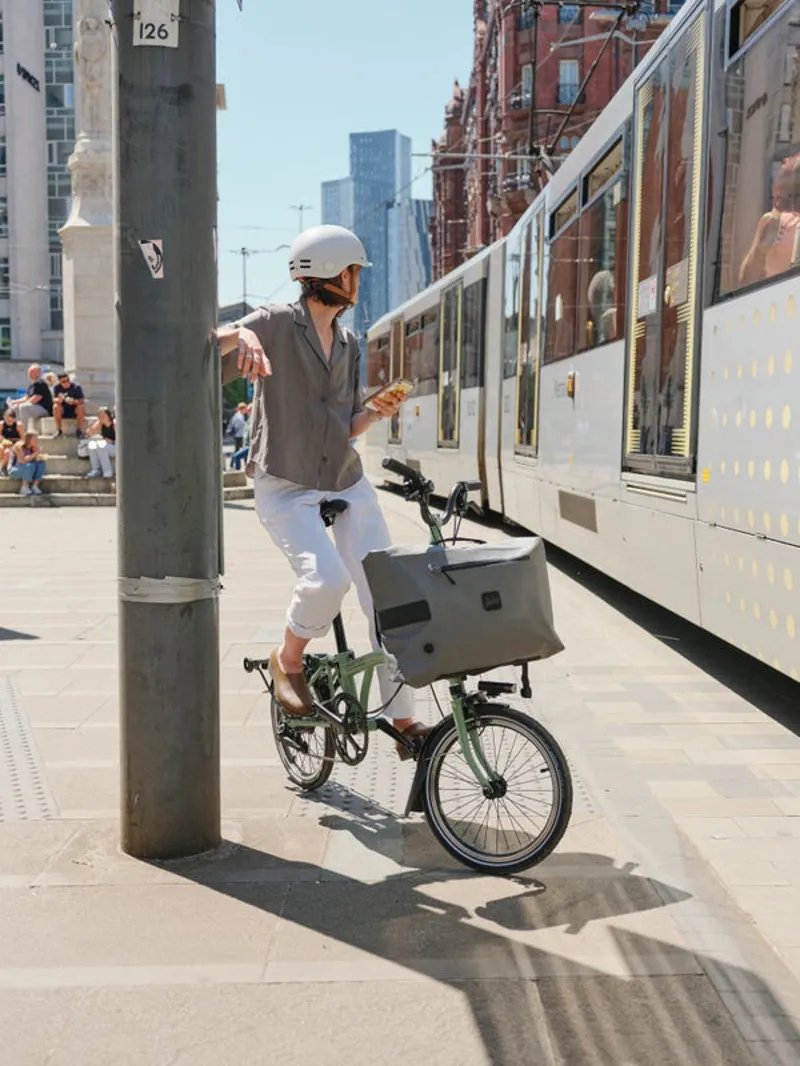 2024 Brompton C Line Folding Bike in Matcha Green-10