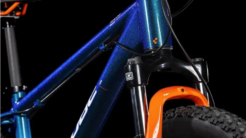 Cube Acid 240 Disc Kids Bike In Actionteam-5