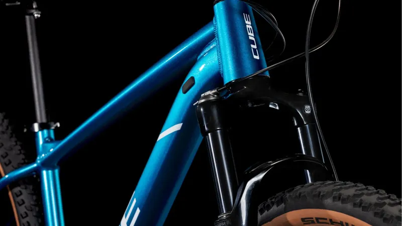 2025 Cube Attention Pro Mountain Bike in Teal and White-6