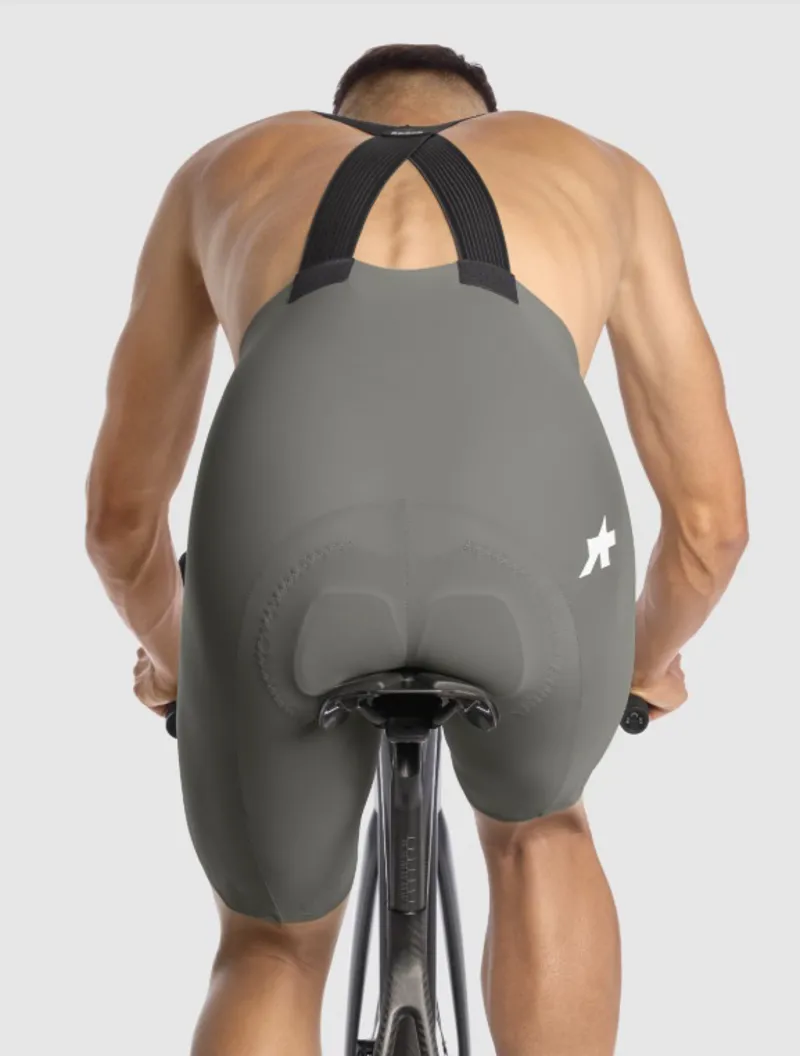 Assos Equipe R Bib Shorts S11 in Edge Green -5