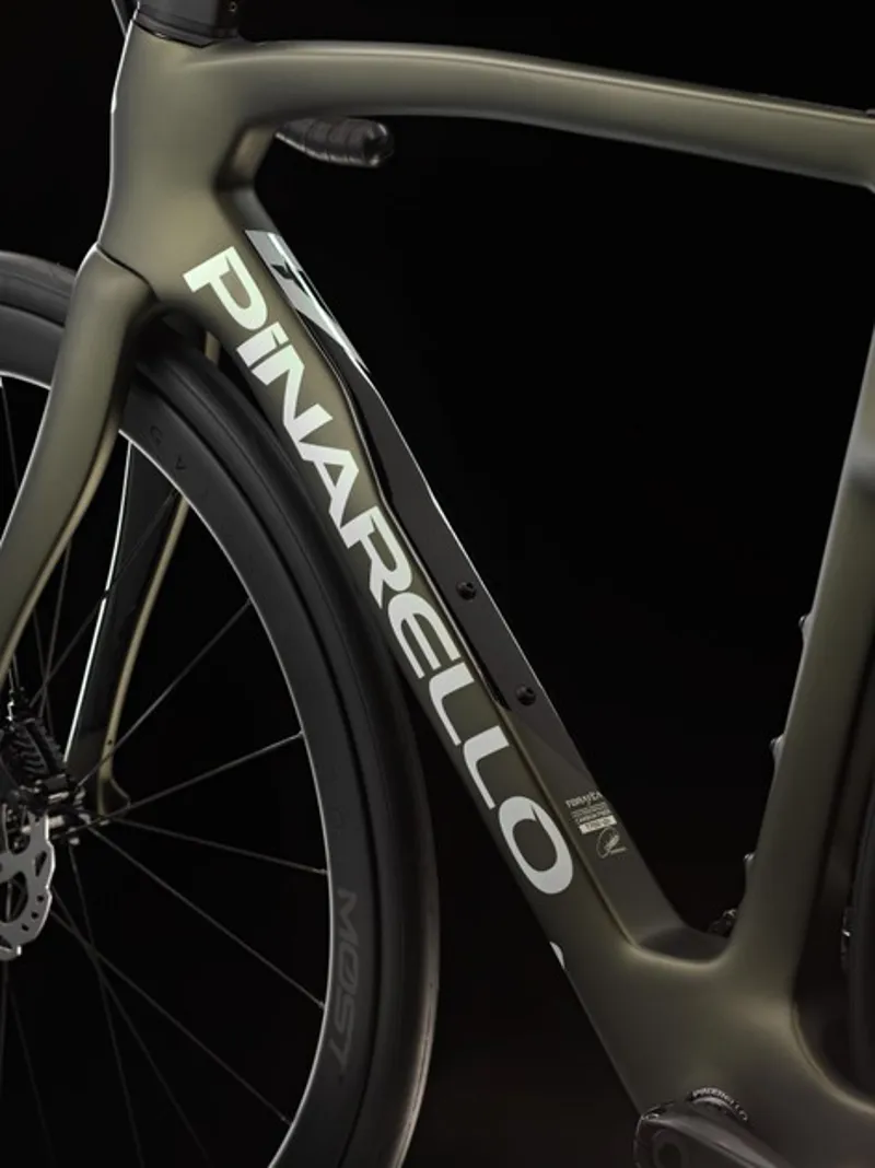 2026 Pinarello F5 Etna Black Matt 105 di2-3