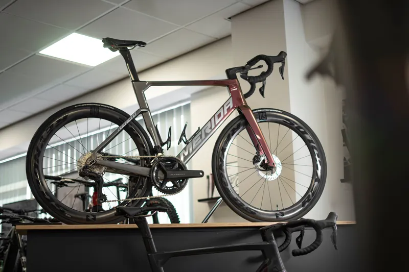 Reacto 8000 Road Bike In Rainbow/Gunmetal Grey/Silver-1