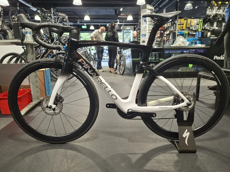 2025 Pinarello F7 Disc Ultegra Di2 Lunar White  EX DEMO-4
