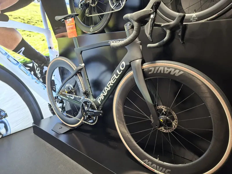 Pinarello Dogma F Disc Dura Ace Di2 Custom Build Sonic Green 54-4