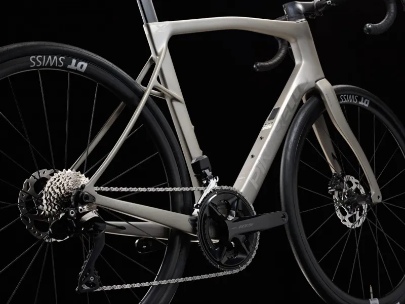 2026 Pinarello X3 Disc 105 Di2 DT Swiss Road Bike Victoria Blue Matt-3