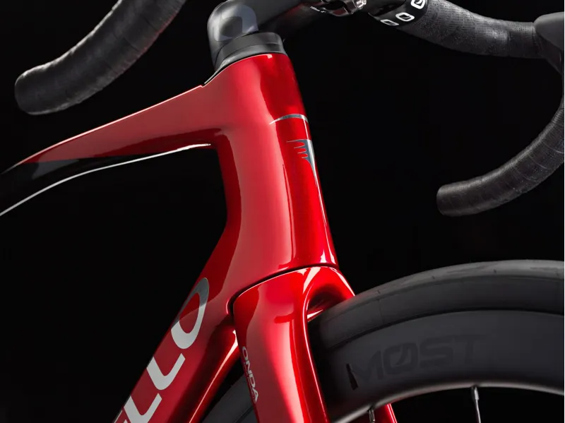 2026 Pinarello X5 Disc 105 Di2 Road Bike Starry Red Shiny