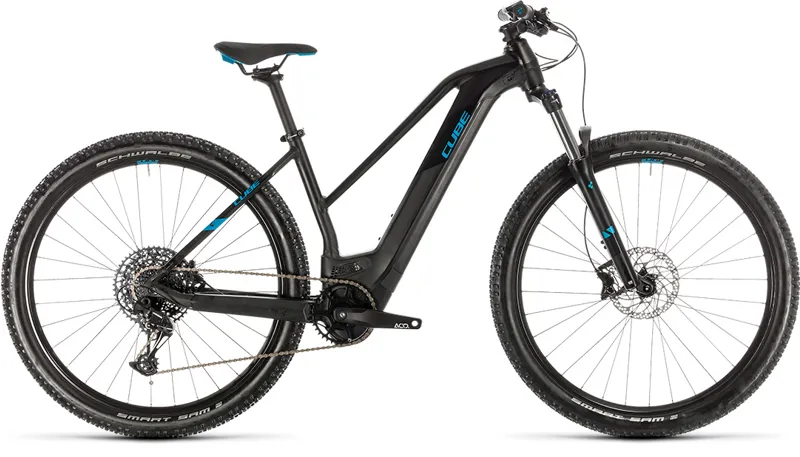2020 Cube Reaction Hybrid Ex 500 in Black and Blue