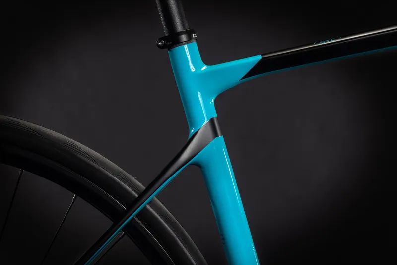 2021 Cube Attain GTC SL Road Bike in Blue and Black-3