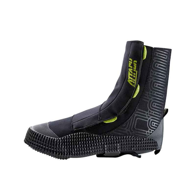 Altura Attack Overshoe
