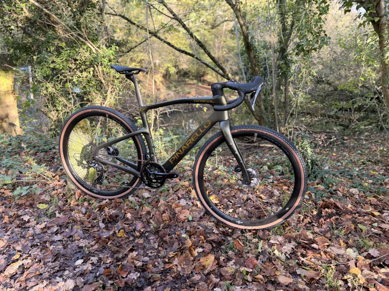 Pinarello Grevil F3 Shimano GRX 820 H330 Disc Gravel Bike in Etna Black-4
