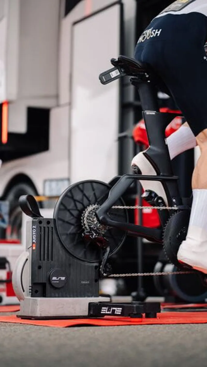 TRAINER Justo2 Black/ Silver one size-3