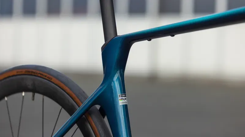 Cube Agree C:62 One Road Bike in Midnight Teal/Sea-13