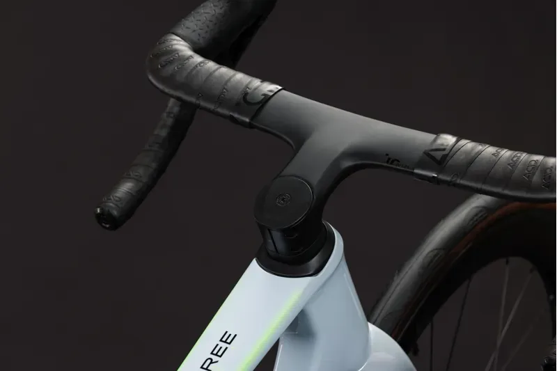 Cube Agree C:62 EX Road Bike in Glacier/Black-5