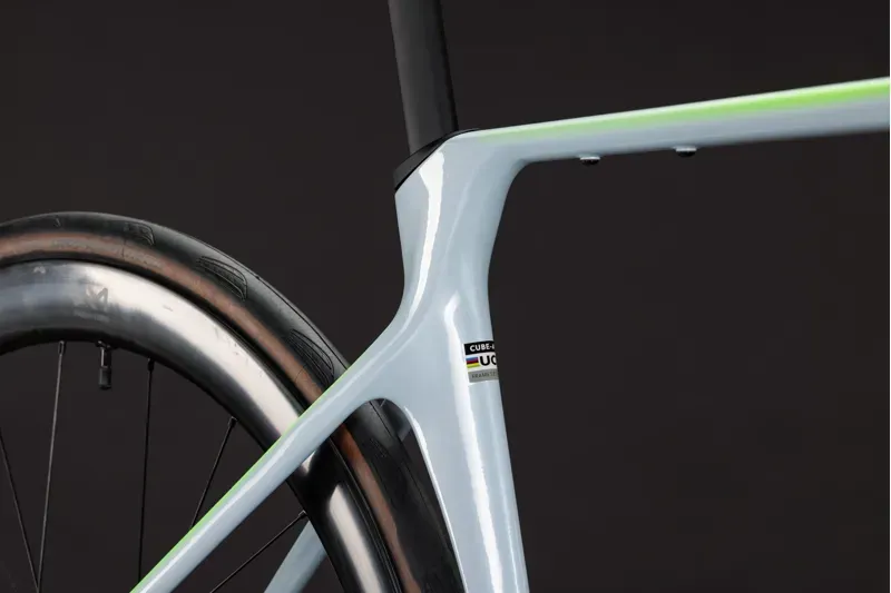 Cube Agree C:62 EX Road Bike in Glacier/Black-9