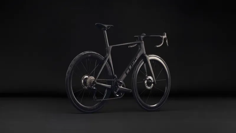 Cube Agree C:62 Pro Road Bike in Carbon/Black-2