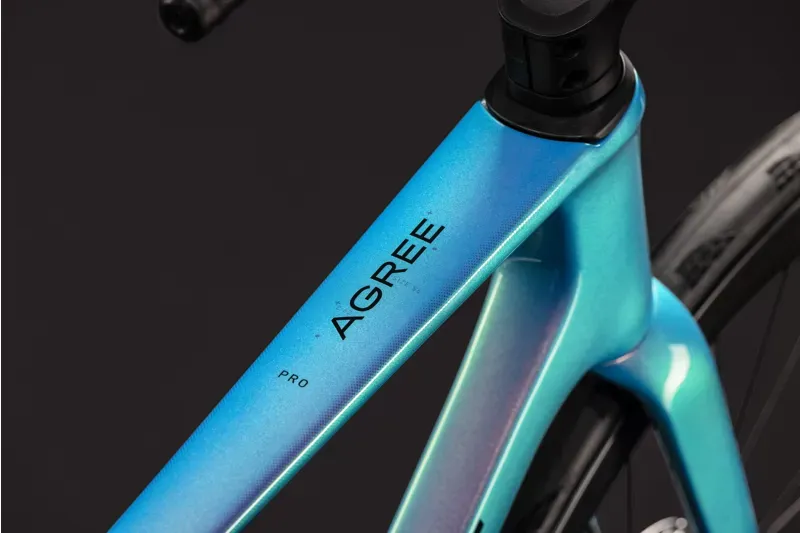 Cube Agree C:62 Pro Road Bike in Dream/Black-6