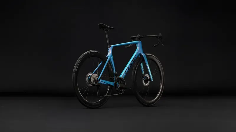 Cube Agree C:62 Pro Road Bike in Dream/Black-3