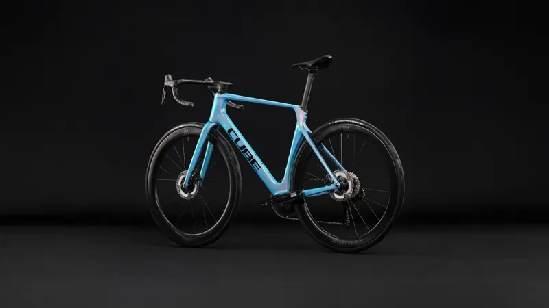 Cube Agree C:62 Pro Road Bike in Dream/Black-1