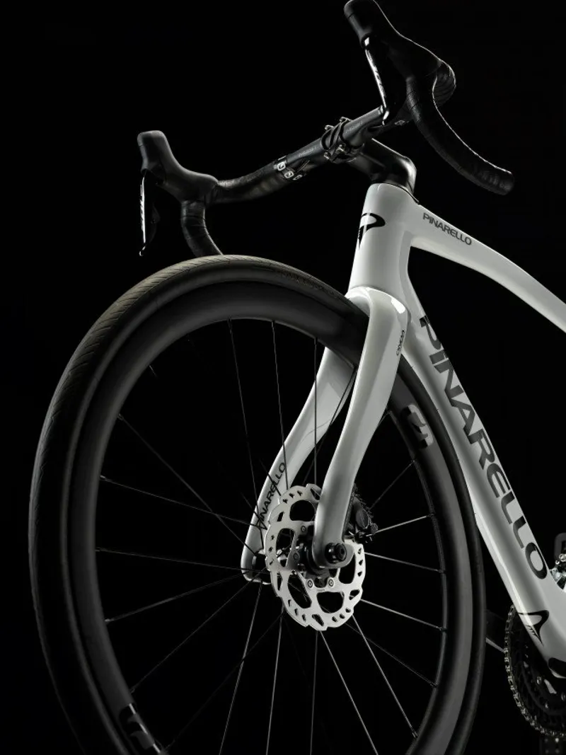 Pinarello X5 Disc105 di2 Road Bike White-3